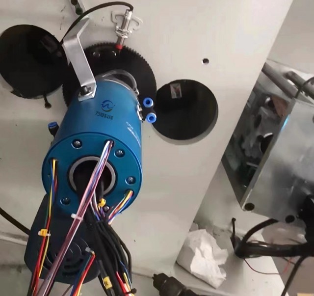 中孔電旋轉接頭安裝案例